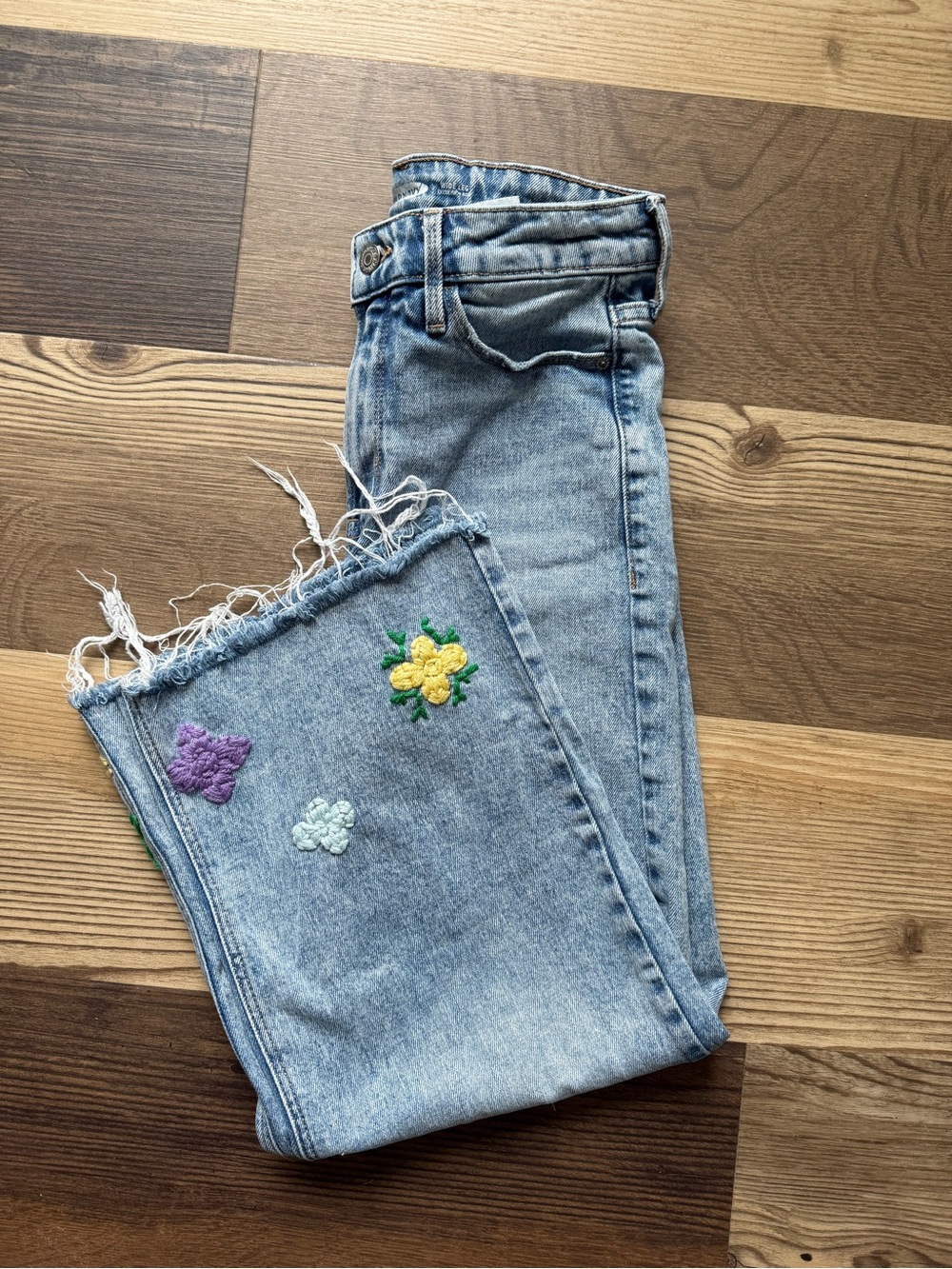 Old Navy 2Petite Hand Embroidered Floral Wide Leg Cropped Jeans OOAK Boho